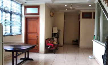 Ruko hadap jalan raya luas 192m Kebayoran Lama Jakarta Selatan