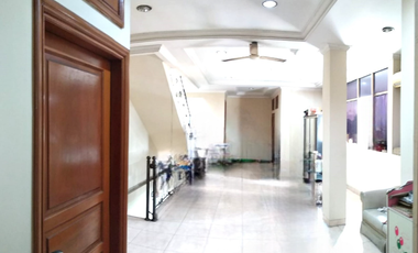 Ruko hadap jalan raya luas 192m Kebayoran Lama Jakarta Selatan