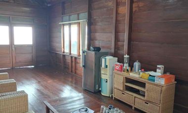 Semi Villa Asri Nuansa Kayu luas