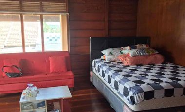 Semi Villa Asri Nuansa Kayu luas