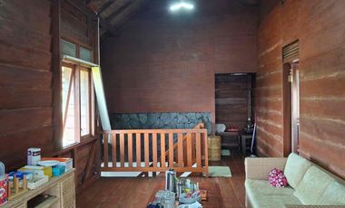 Semi Villa Asri Nuansa Kayu luas