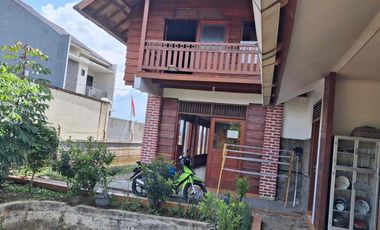 Semi Villa Asri Nuansa Kayu luas