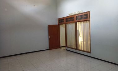 Disewakan Rumah Pinggir Jalan Raya Antasari Cipete Cocok Untuk Kantor Atau Usaha