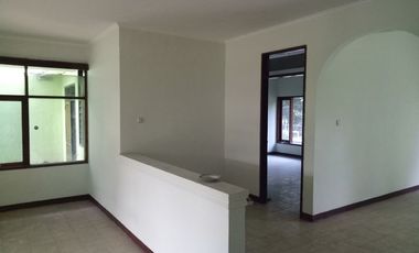 Disewakan Rumah Pinggir Jalan Raya Antasari Cipete Cocok Untuk Kantor Atau Usaha