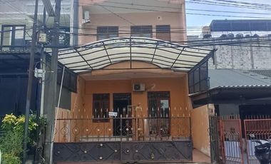 Disewakan Rumah Siap Huni dengan Ukuran Tanah 6 X 20 Meter Row 4 Mobil di Kelapa Puan Kelapa Gading