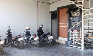 Bangunan 3 lantai bekas kantor dan gudang jl imogiri barat dalam ringroad dekat wirosaban