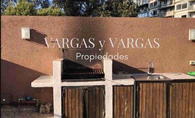 Arriendo departamento amoblado, en condominio. Las Encinas, Reñaca, Viña del Mar. 1 D, 1 B, estacionamiento, Patio y terraza, bodega. Marzo - Diciembre. Condominio cerrado. Seguridad 24/7. Estacionamiento