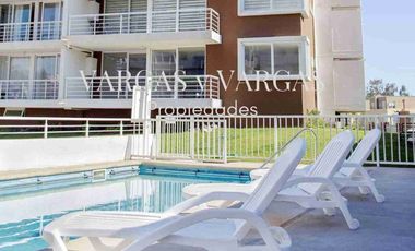 Arriendo departamento amoblado, en condominio. Las Encinas, Reñaca, Viña del Mar. 1 D, 1 B, estacionamiento, Patio y terraza, bodega. Marzo - Diciembre. Condominio cerrado. Seguridad 24/7. Estacionamiento