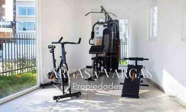 Arriendo departamento amoblado, en condominio. Las Encinas, Reñaca, Viña del Mar. 1 D, 1 B, estacionamiento, Patio y terraza, bodega. Marzo - Diciembre. Condominio cerrado. Seguridad 24/7. Estacionamiento