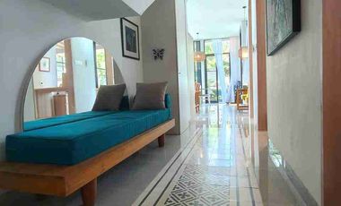 DIJUAL VILLA ESTETIK MEWAH FULL FURNISH 2 LANTAI JAKAL KM 13 SLEMAN