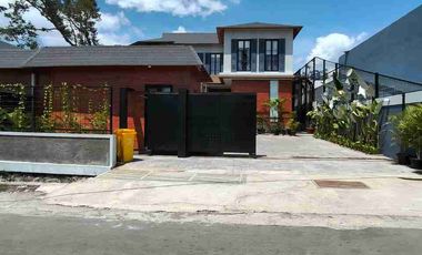 DIJUAL VILLA ESTETIK MEWAH FULL FURNISH 2 LANTAI JAKAL KM 13 SLEMAN