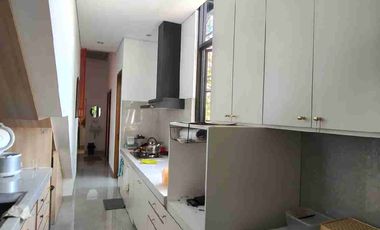 DIJUAL VILLA ESTETIK MEWAH FULL FURNISH 2 LANTAI JAKAL KM 13 SLEMAN
