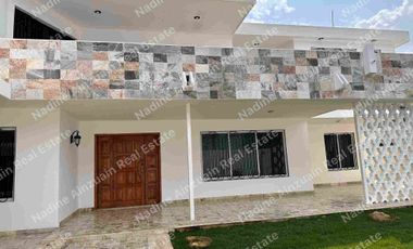 Se vende, Exclusiva Residencia en Fraccionamiento Campestre, Mérida, Yucatán, México. Recién Renovada con 900 m² de Terreno. Lista para habitar.
