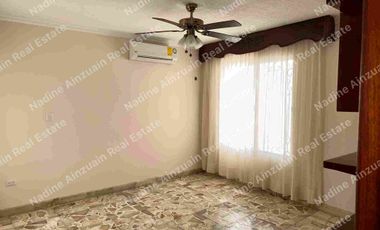 Se vende, Exclusiva Residencia en Fraccionamiento Campestre, Mérida, Yucatán, México. Recién Renovada con 900 m² de Terreno. Lista para habitar.