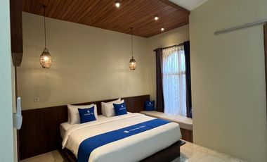 A Unique Villa Stay Experience with a Tropical Touch 3 minutes to Pakuwon Mall