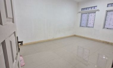 Murah!!Dijual rumah cantik dan asri di cipinang