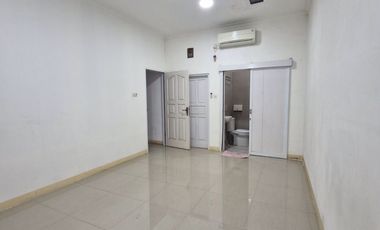 Murah!!Dijual rumah cantik dan asri di cipinang