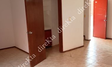 Casa céntrica en privada con seguridad y alberca Las Plazas, ubicación privilegiada, $$ A OFERTAR, solo CONTADO