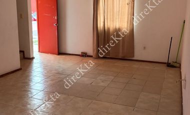 Casa céntrica en privada con seguridad y alberca Las Plazas, ubicación privilegiada, $$ A OFERTAR, solo CONTADO