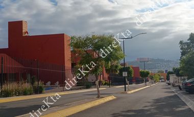 Casa céntrica en privada con seguridad y alberca Las Plazas, ubicación privilegiada, $$ A OFERTAR, solo CONTADO