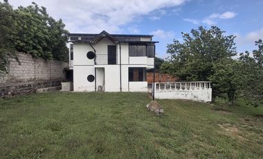 Terreno en Venta Tumbaco Altos de La Viña 1050 m2 Urbanización Privada Casa de Campo