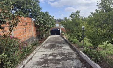 Terreno en Venta Tumbaco Altos de La Viña 1050 m2 Urbanización Privada Casa de Campo