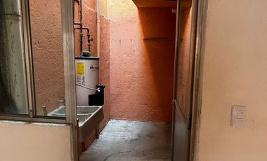 Hermosa y amplia Casa en Renta en privada cerrada con portón eléctrico cerca de Universidad Anáhuac y Ciudad Judicial