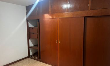 Hermosa y amplia Casa en Renta en privada cerrada con portón eléctrico cerca de Universidad Anáhuac y Ciudad Judicial