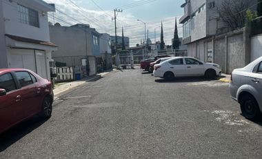 Hermosa y amplia Casa en Renta en privada cerrada con portón eléctrico cerca de Universidad Anáhuac y Ciudad Judicial