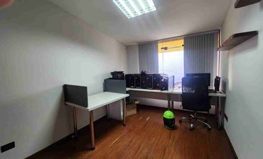 ALQUILO CASA IDEAL EMPRESAS POR AV EJÉRCITO CAYMA