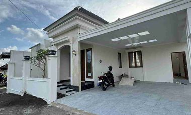 Rumah Luas Pinggir Jalan View Sawah Dekat UII