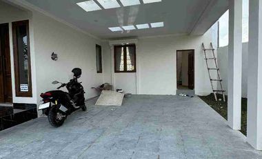 Rumah Luas Pinggir Jalan View Sawah Dekat UII