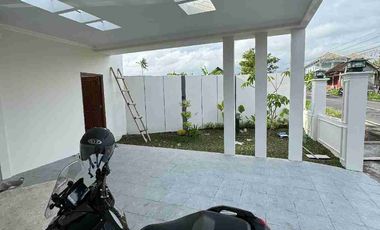 Rumah Luas Pinggir Jalan View Sawah Dekat UII