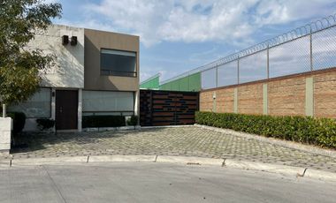 Casa en Renta - Lomas Virreyes Calimaya - modelo Granada (esquina)