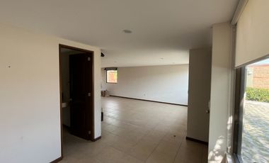 Casa en Renta - Lomas Virreyes Calimaya - modelo Granada (esquina)