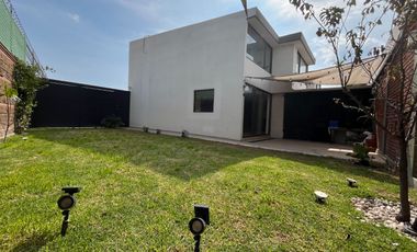 Casa en Renta - Lomas Virreyes Calimaya - modelo Granada (esquina)