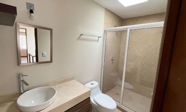 Casa en Renta - Lomas Virreyes Calimaya - modelo Granada (esquina)