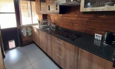 Amplio departamento junto a plaza Italia. Urge venta porque el propietario se muda por trabajo.