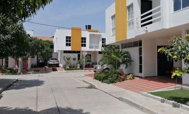 CASA DE 2 PISOS EN LUGAR RESIDENCIAL.-