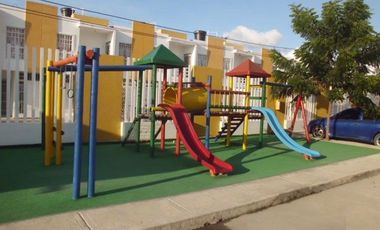CASA DE 2 PISOS EN LUGAR RESIDENCIAL.-