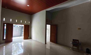 Rumah di jual Sumber dekat tol colomadu fajar indah manahan