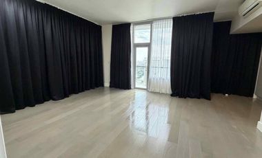 Penthouse unit for lease in Lorraine Tower Proscenium