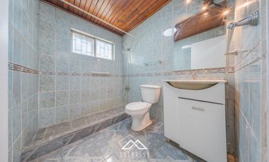 Arrienda CASA, gran patio, remodelada