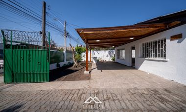 Arrienda CASA, gran patio, remodelada