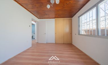 Arrienda CASA, gran patio, remodelada