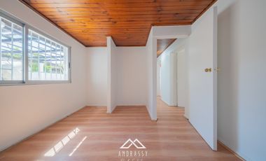 Arrienda CASA, gran patio, remodelada