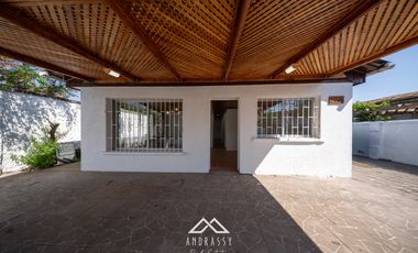Arrienda CASA, gran patio, remodelada