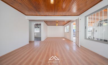 Arrienda CASA, gran patio, remodelada