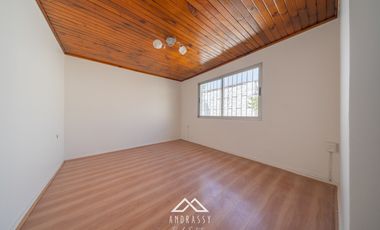 Arrienda CASA, gran patio, remodelada
