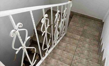 EXCELENTE PROPIEDAD PARA INVERTIR  (2 DEPARTAMENTOS Y LOCAL)